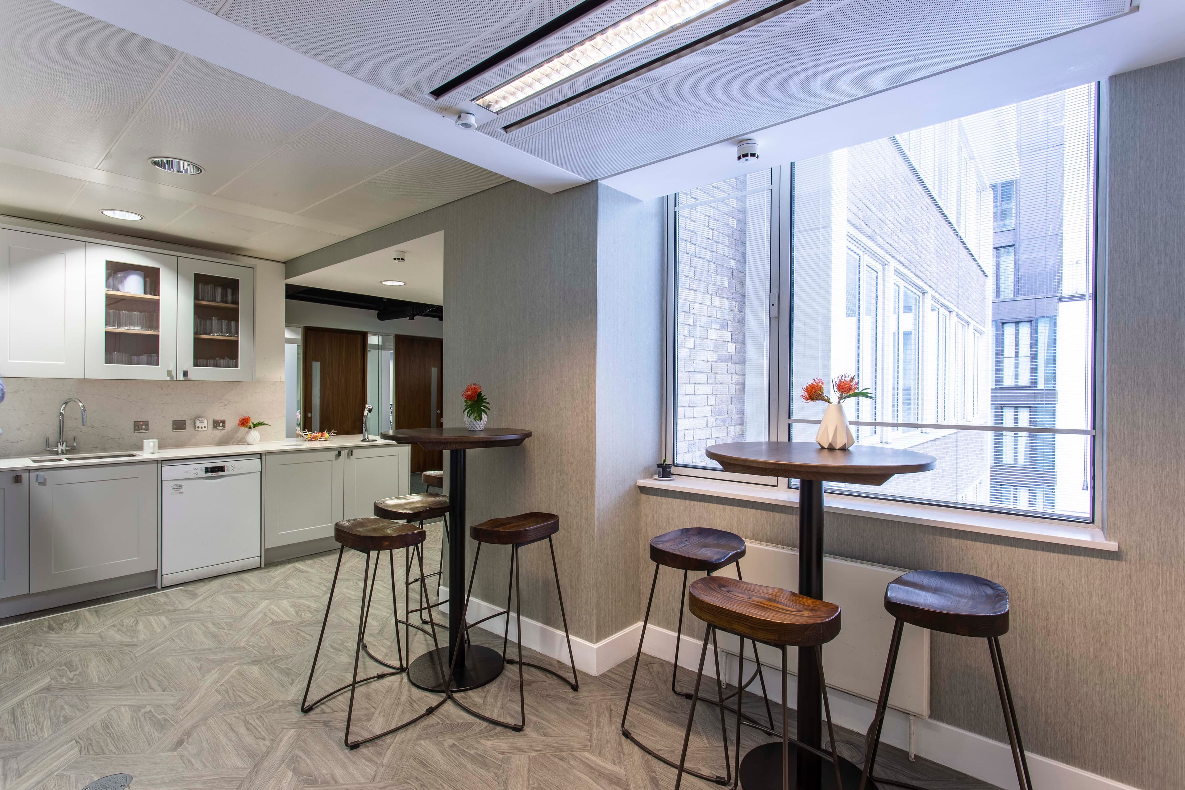 Bourne Offices - 1 Knightsbridge Green