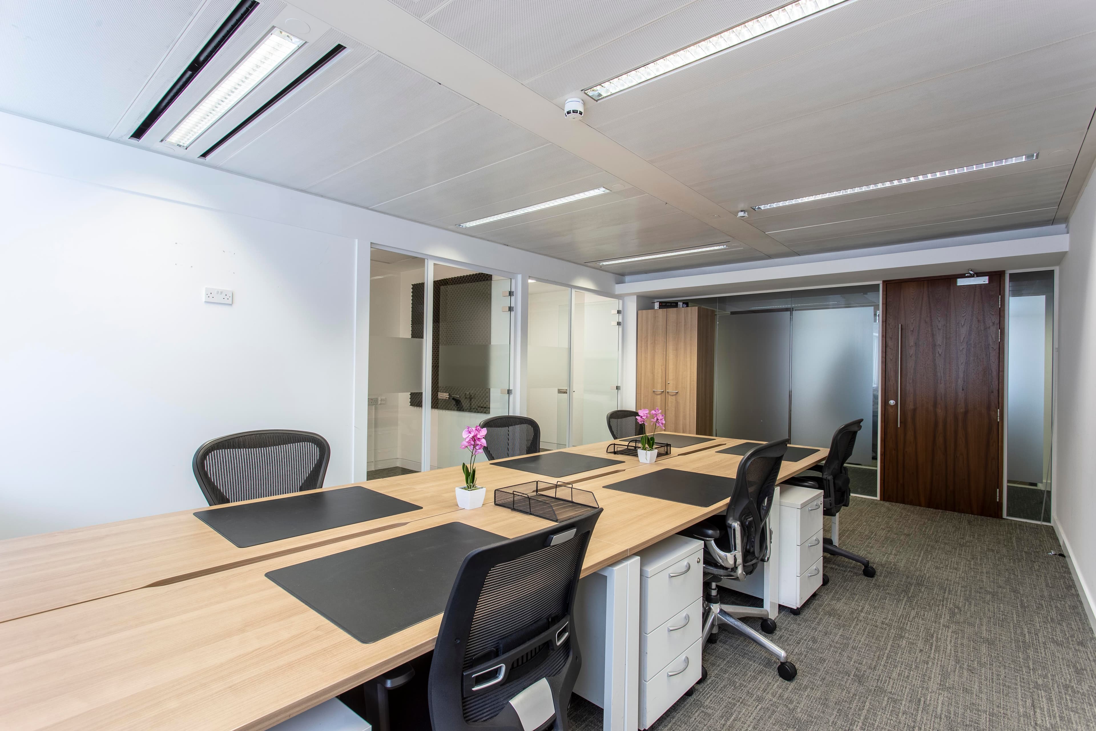 Bourne Offices - 1 Knightsbridge Green