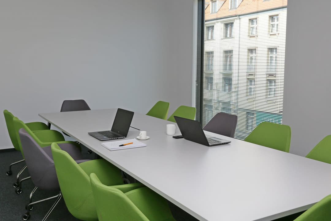 SmartOffice Retro Office House