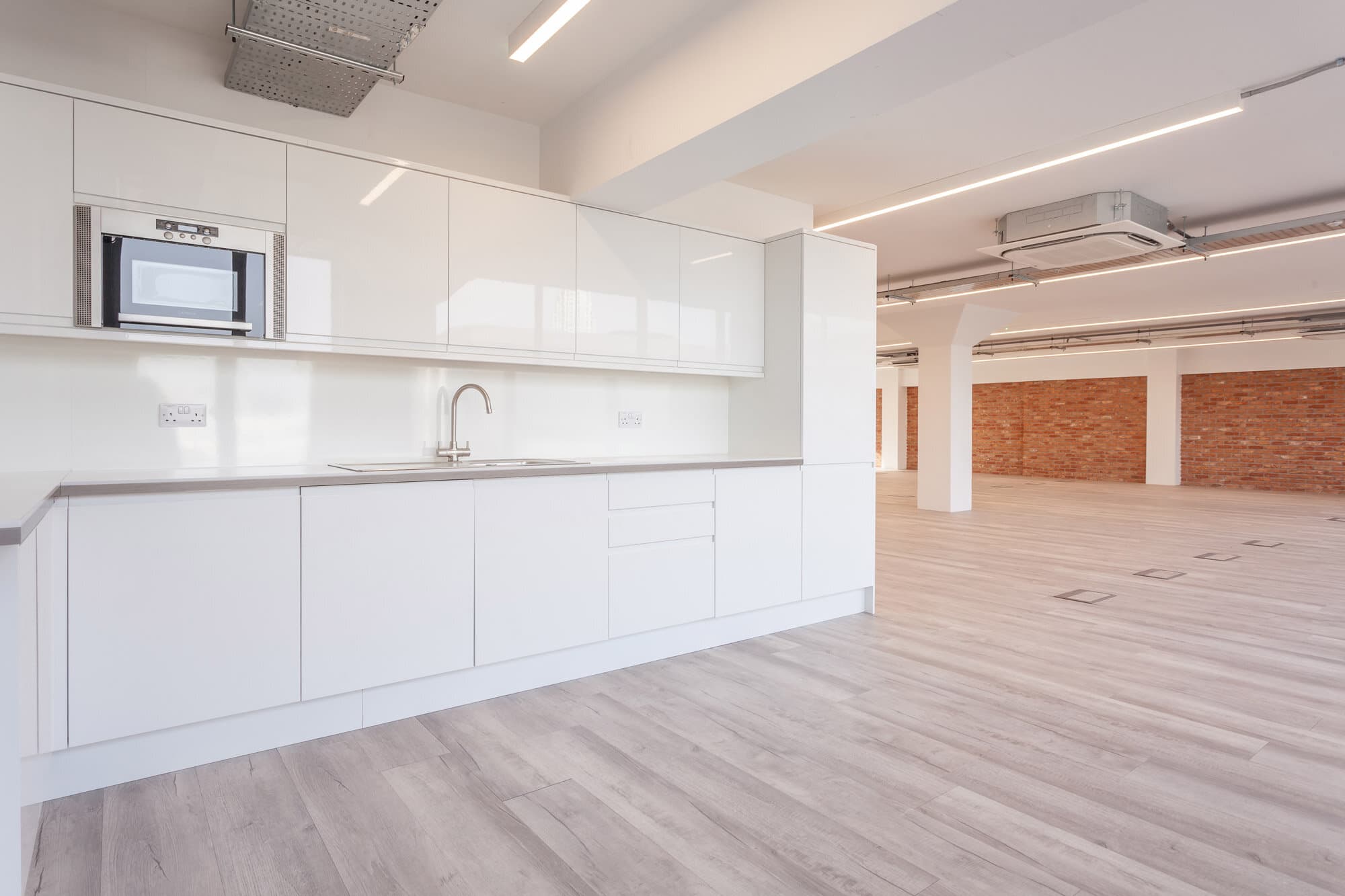 Business Cube - 14 Bonhill Street