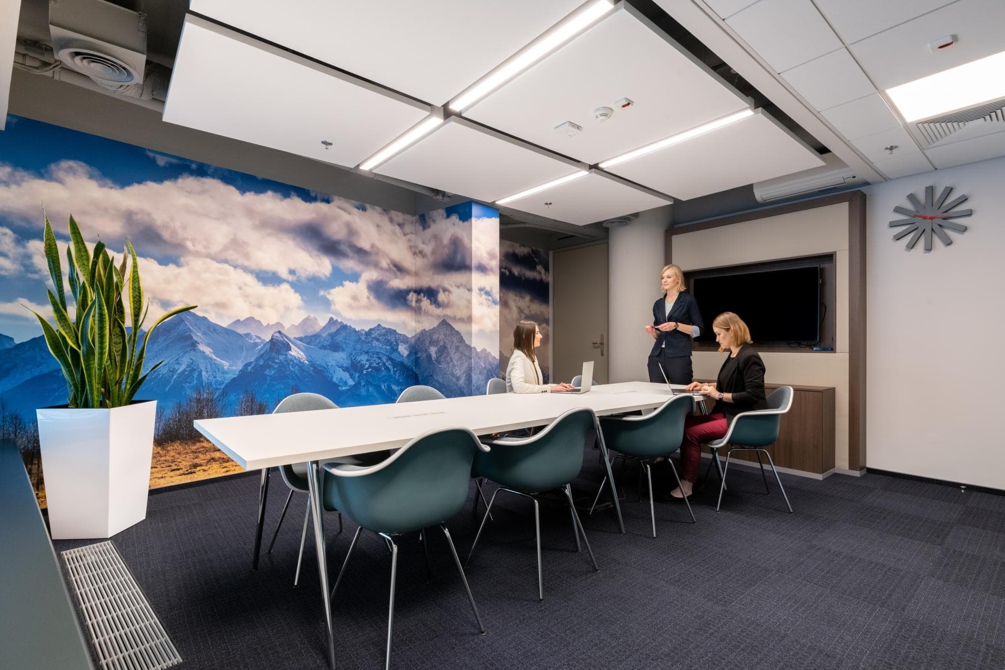 Regus Polna Corner