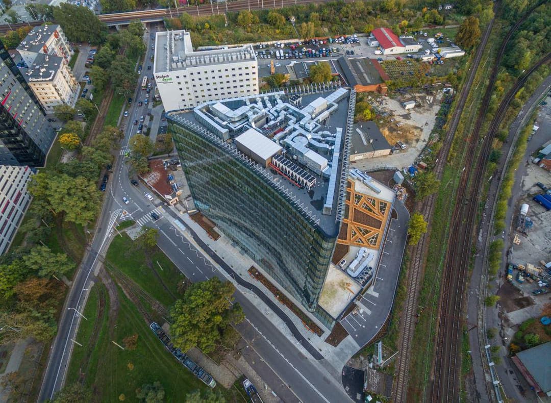 Biznes Zone - Carbon Tower