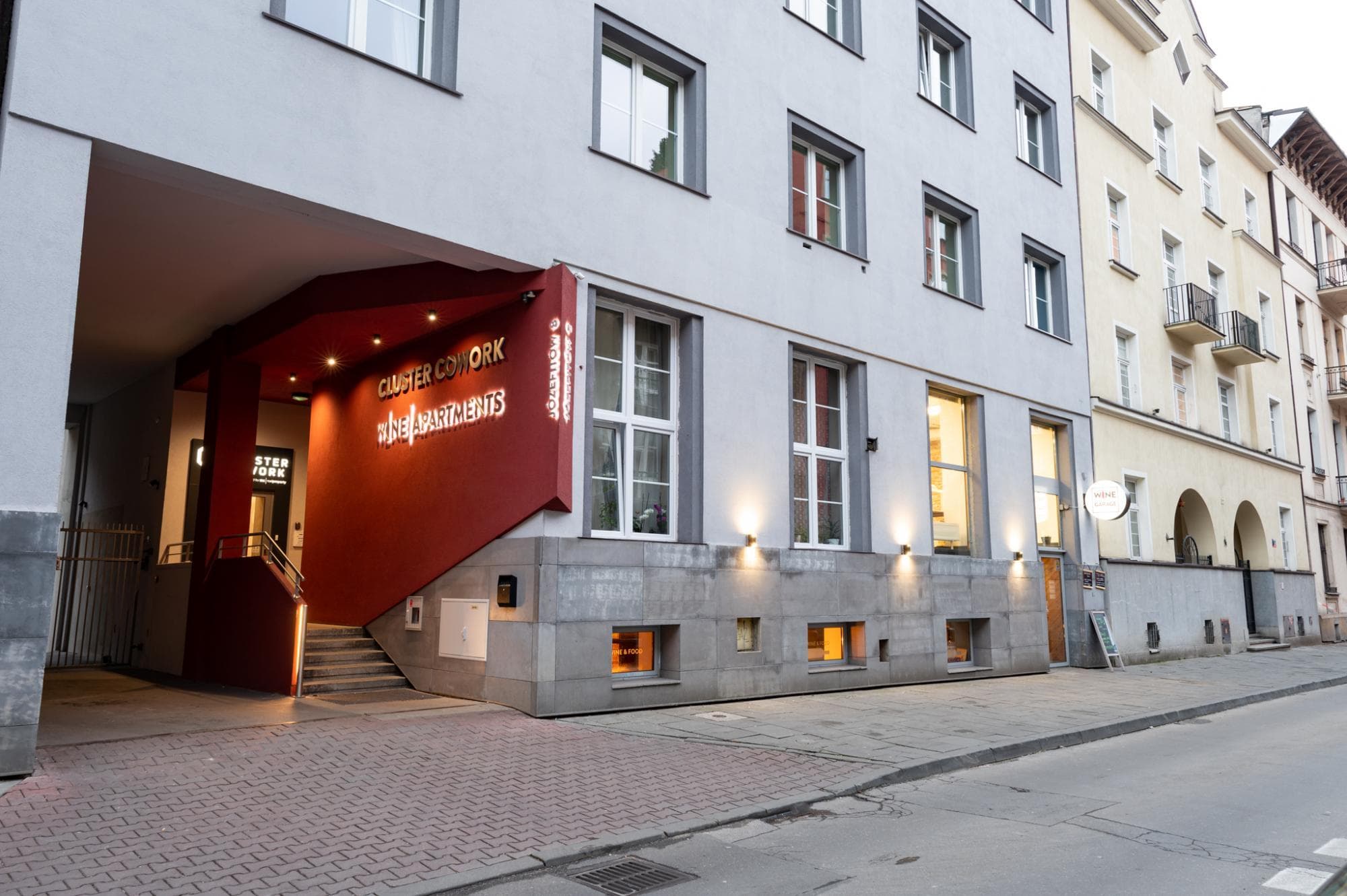 CLUSTER Plac Inwalidów