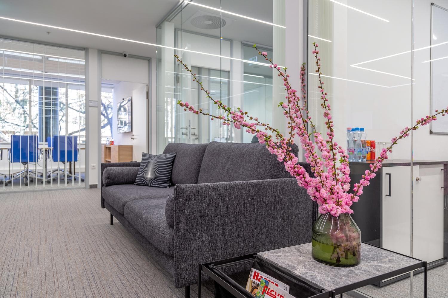 HOUSE OF BUSINESS BANK CENTER