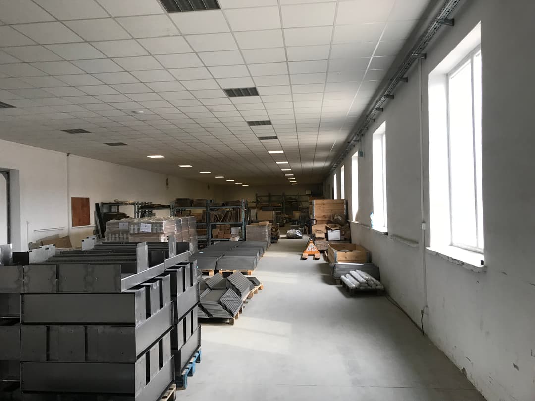 HALE I BIURA MAŁOWIEJSKA