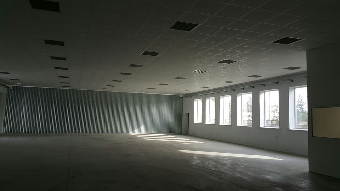 HALE I BIURA MAŁOWIEJSKA