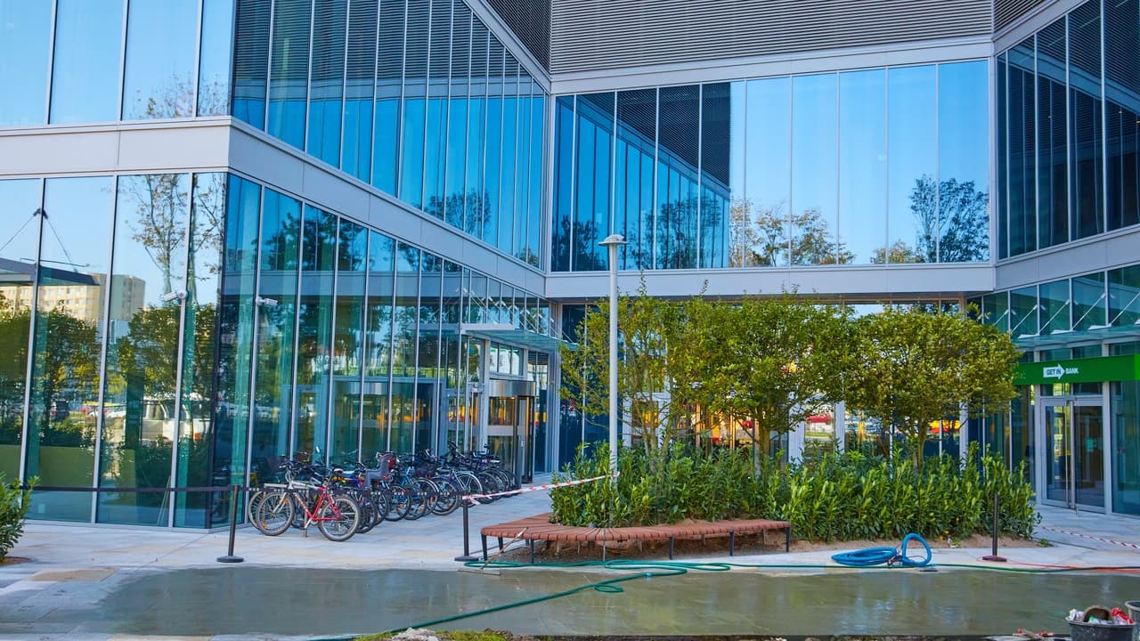 The Warsaw Hub C