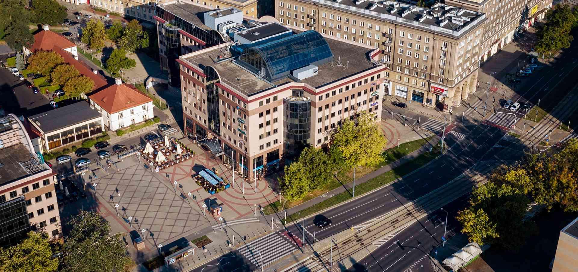 Atrium Plaza