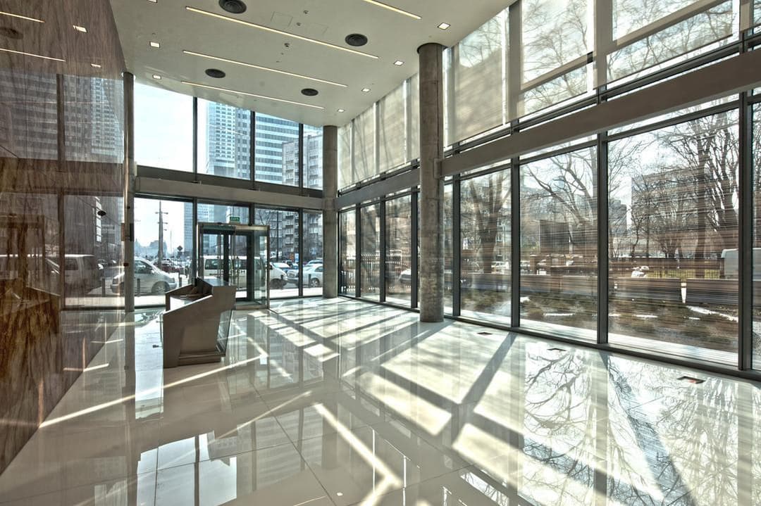 Cosmopolitan Twarda 4