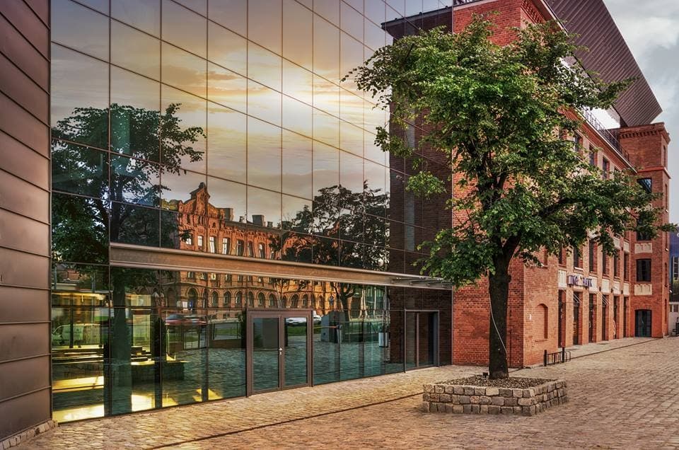 Centrum Biznesu Kopcińskiego 77
