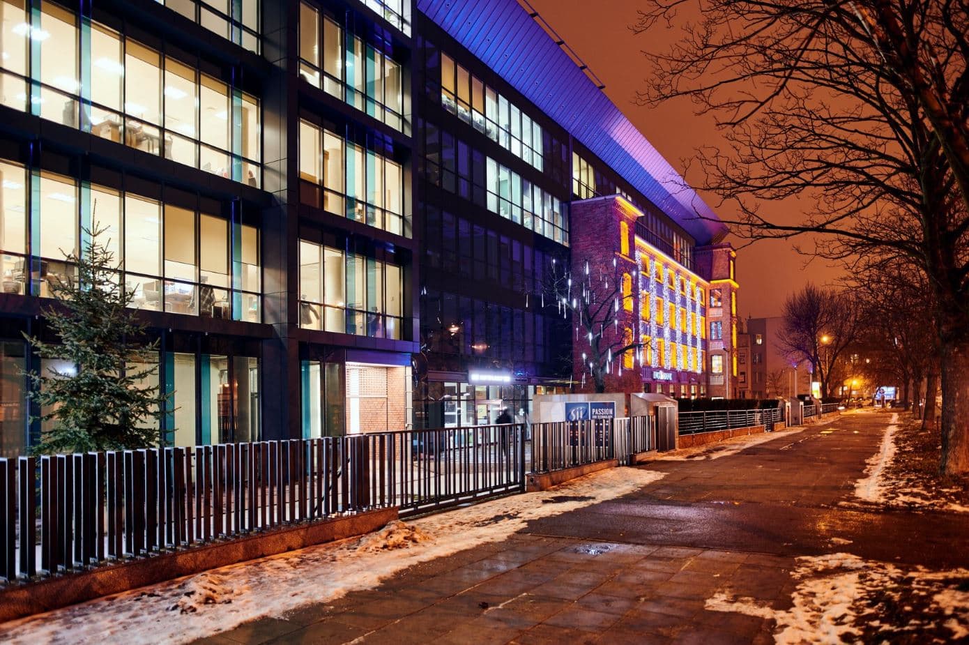 Centrum Biznesu Kopcińskiego 77