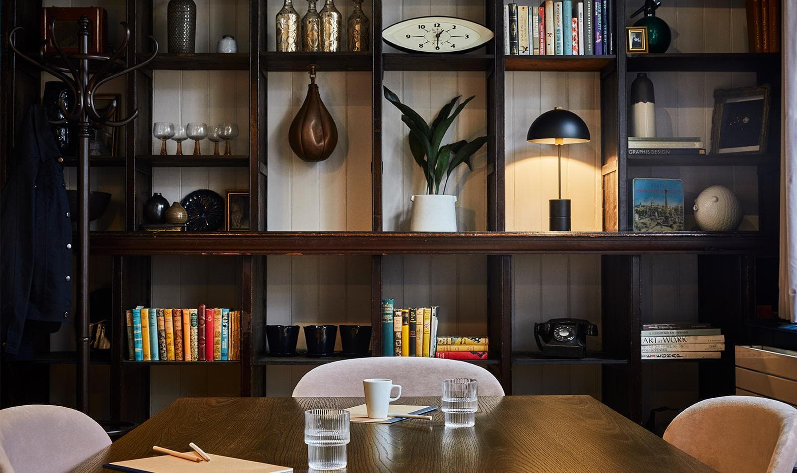 Fora Melcombe Place