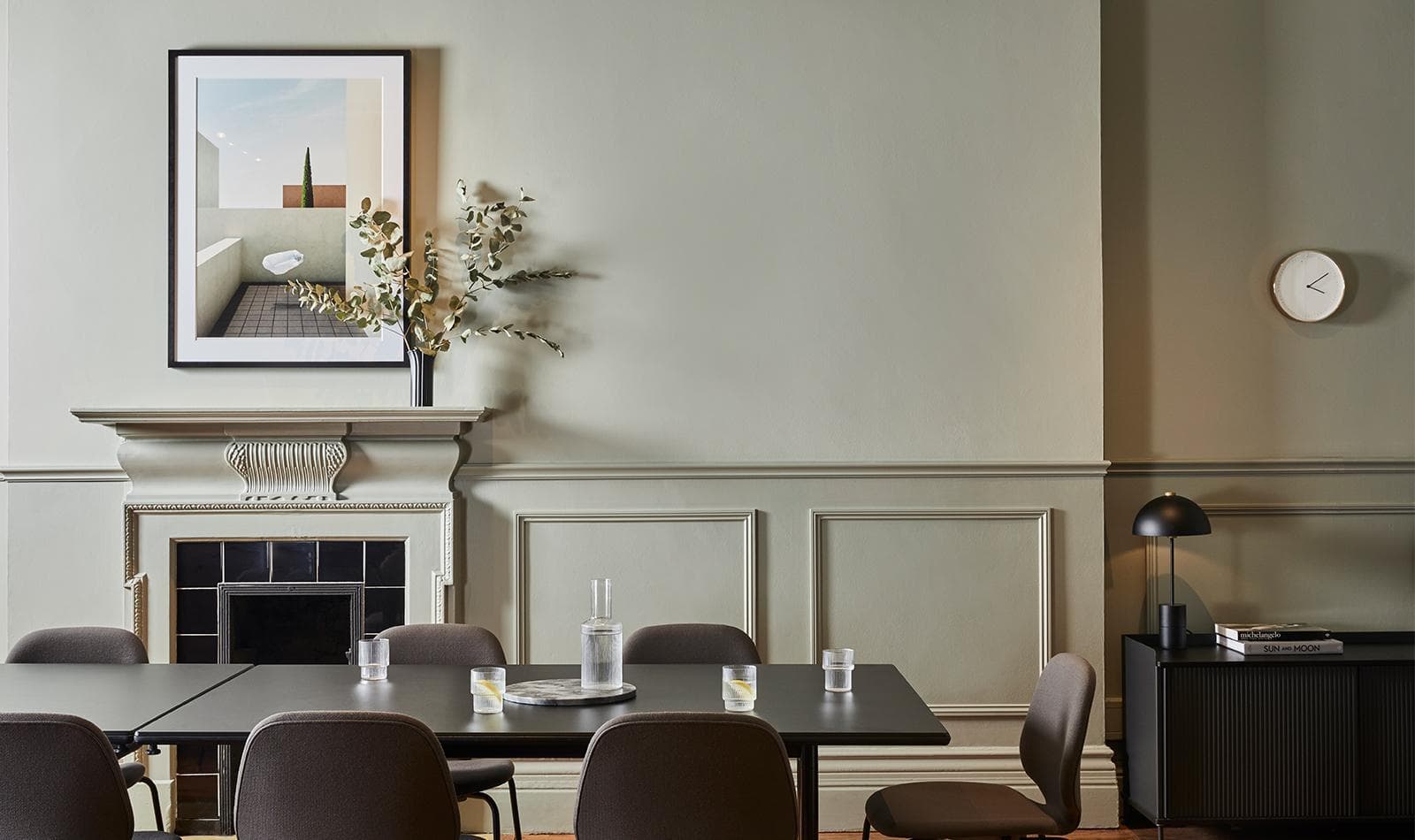 Fora Melcombe Place