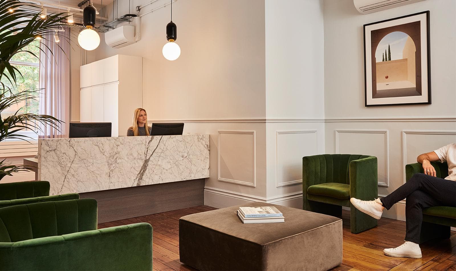 Fora Melcombe Place