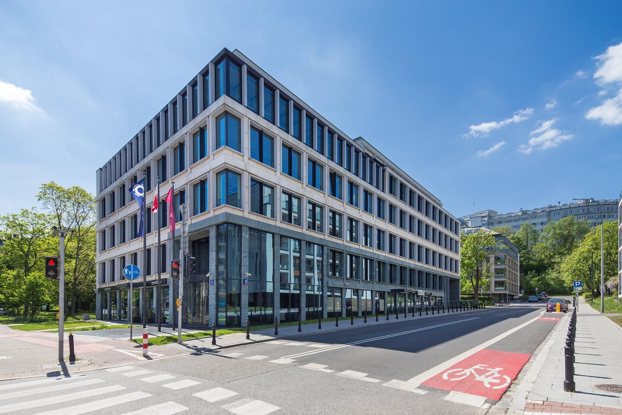 OmniOffice - Carpathia Office House