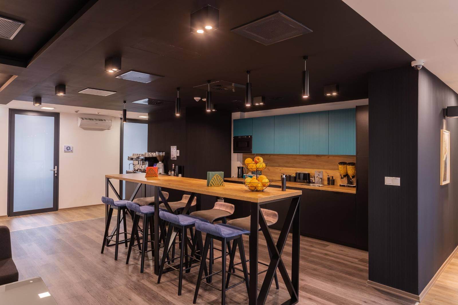 OmniOffice - Carpathia Office House