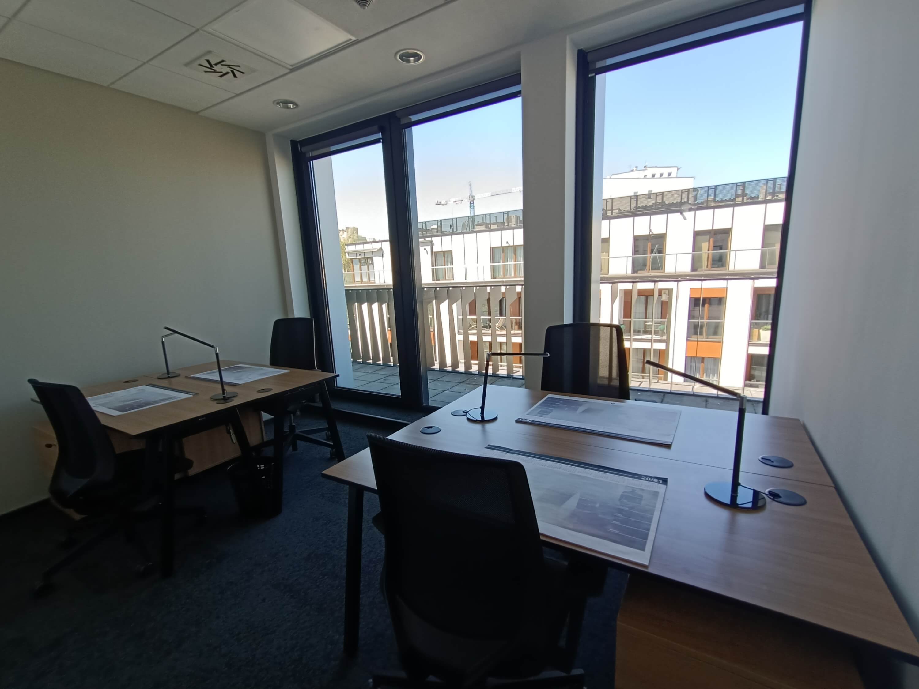 OmniOffice - Carpathia Office House