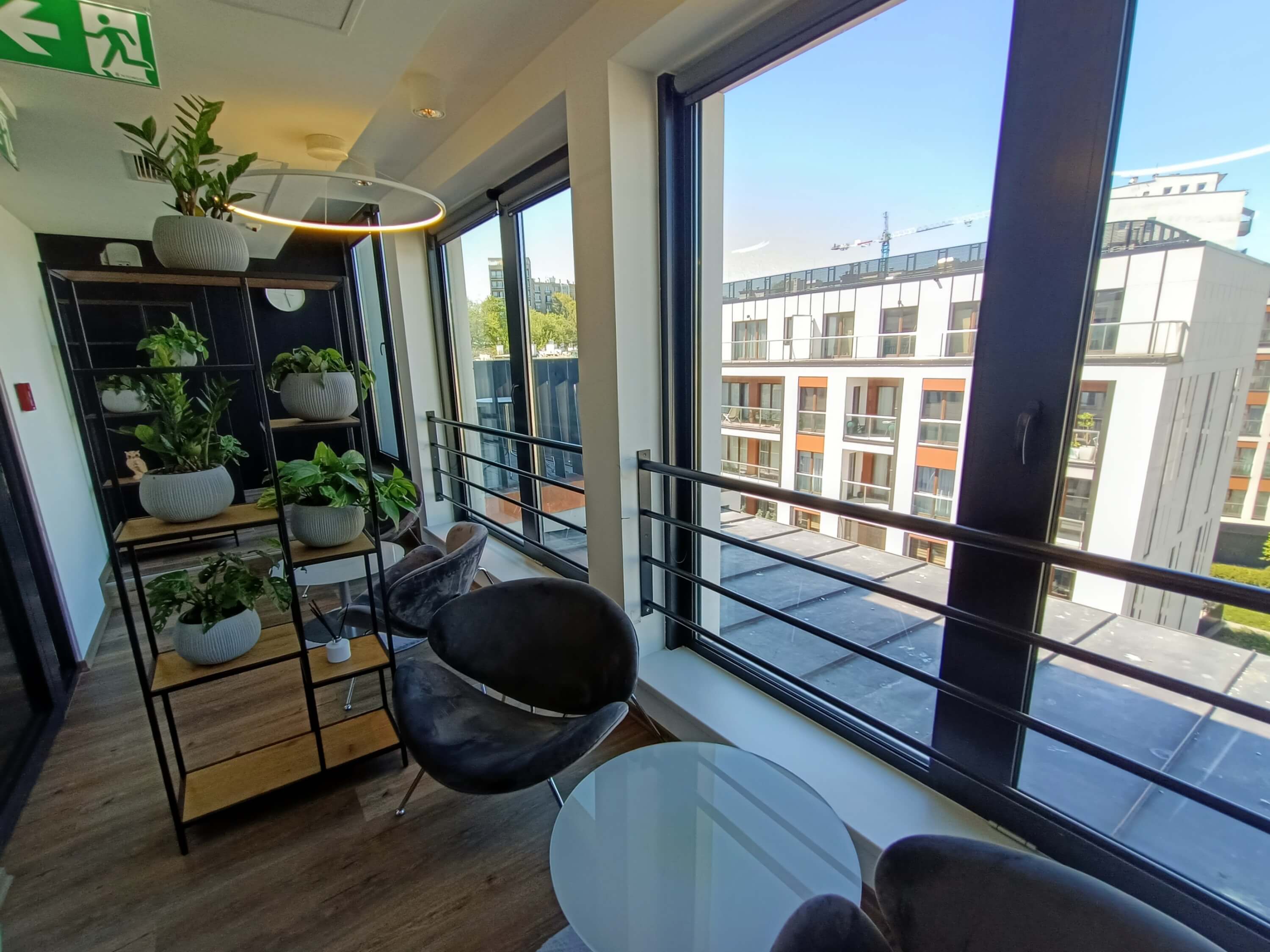 OmniOffice - Carpathia Office House