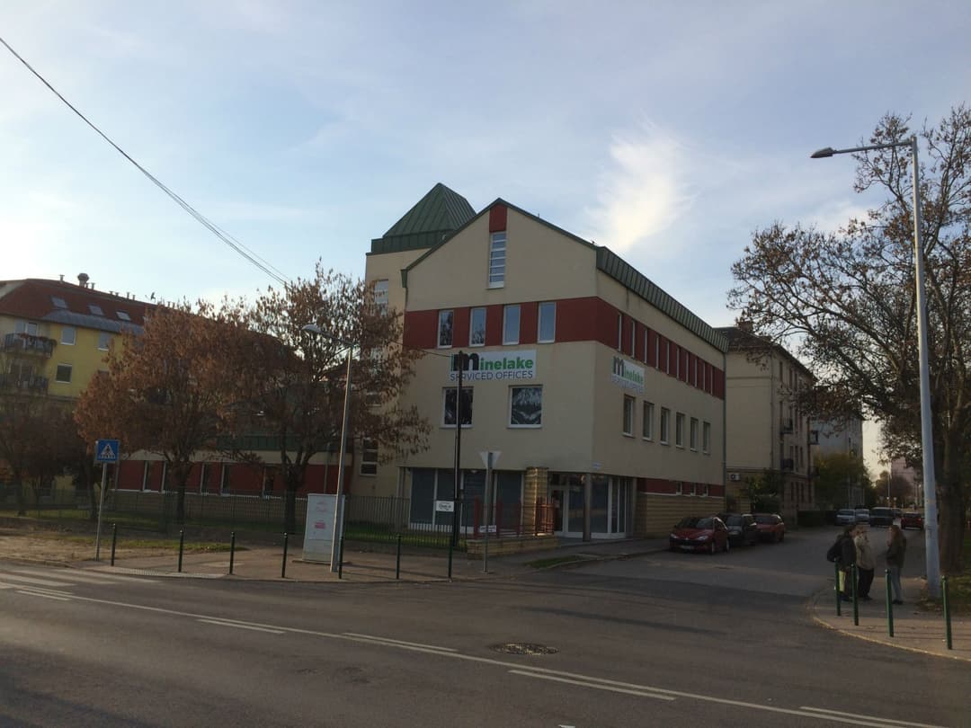 Minelake Irodaház
