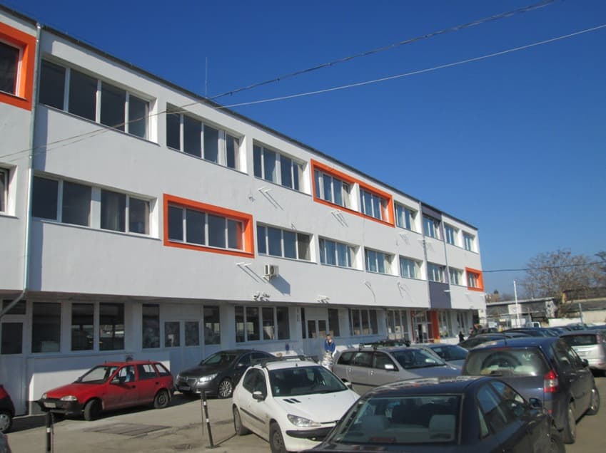 M9 Irodaház