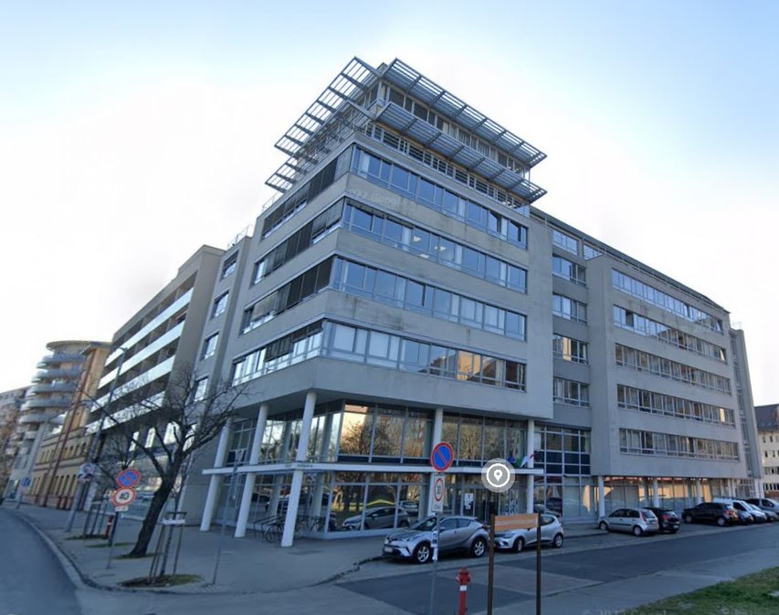 Greenhall Irodaház