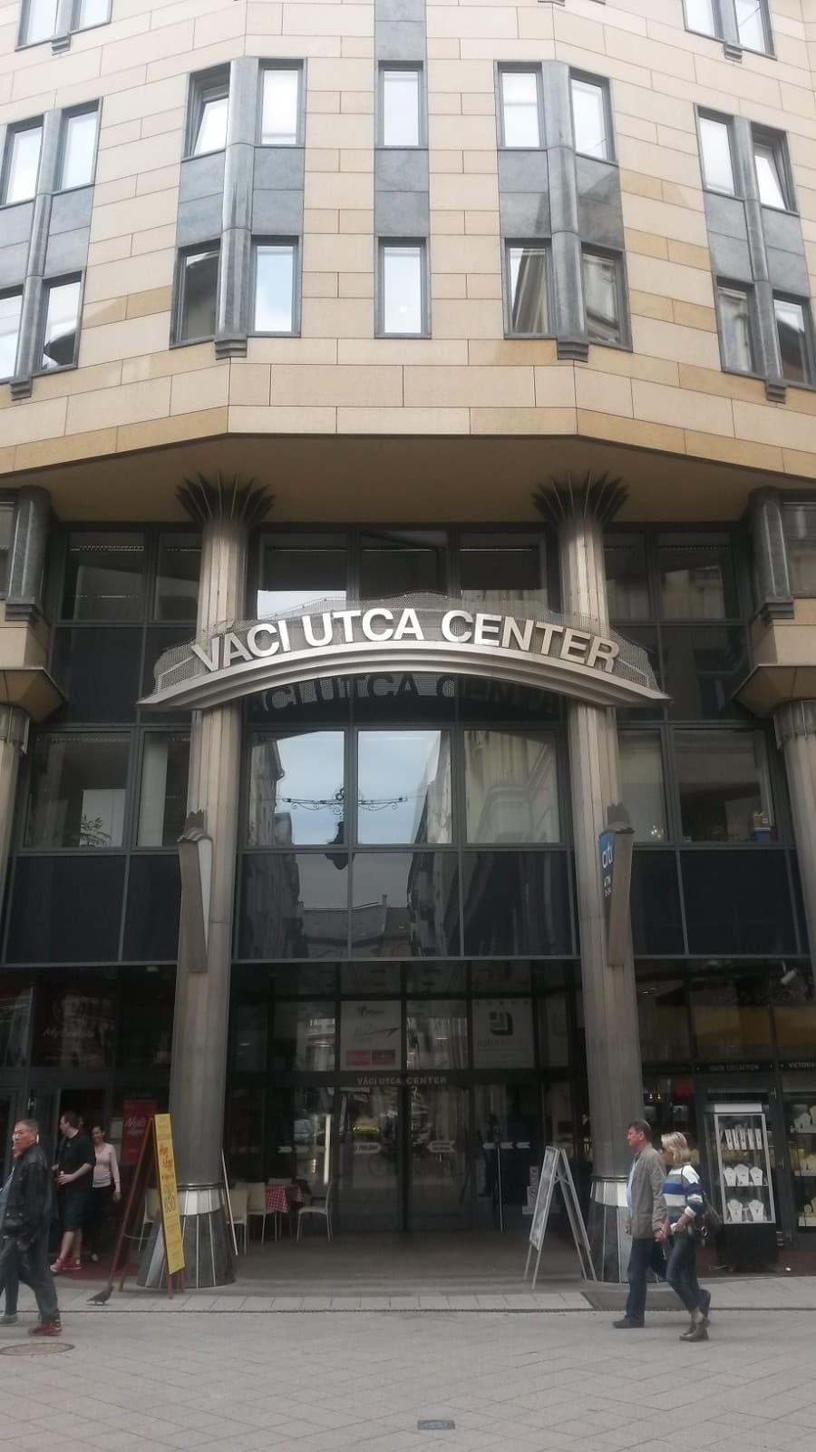 Váci Utca Center