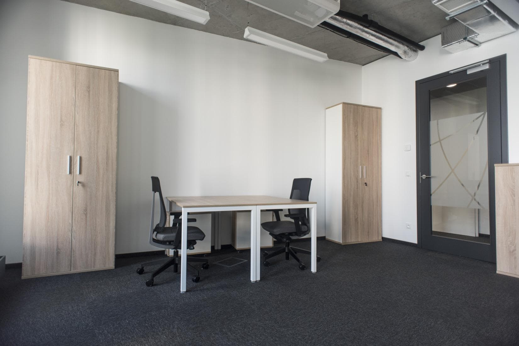 Office 10 pers.