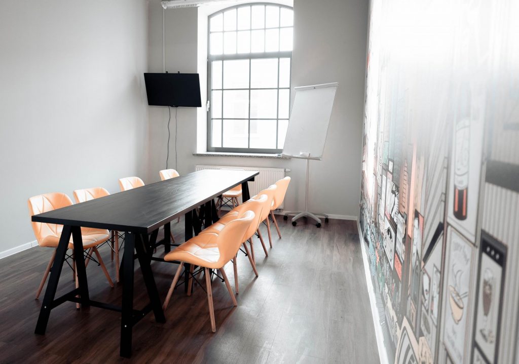 A bright meeting room at Biznes Zone