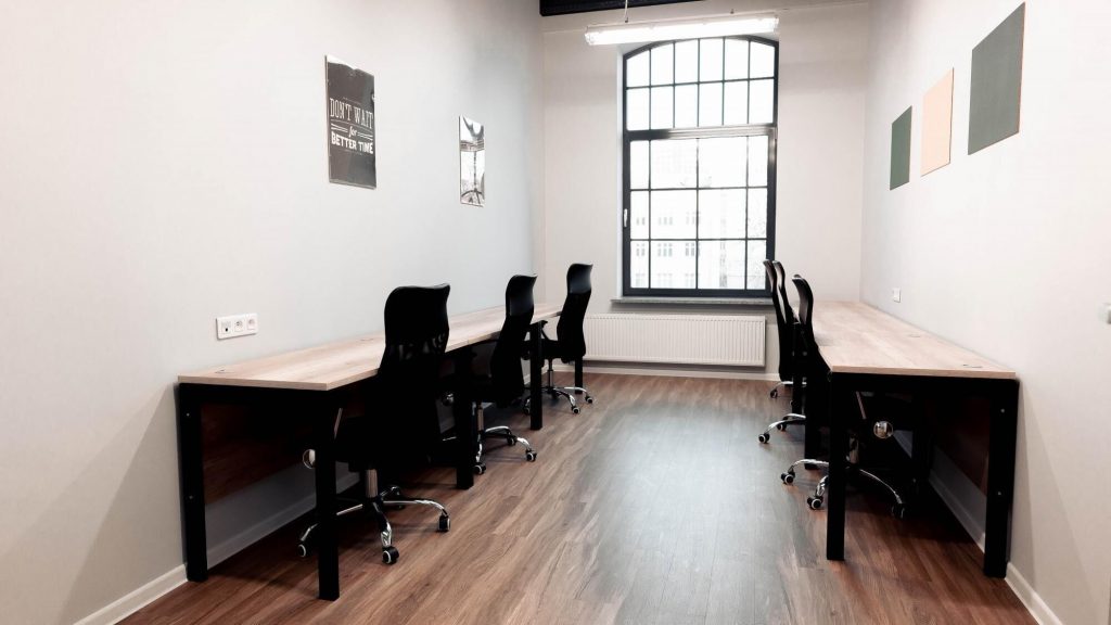 Empty individual office at Biznes Zone