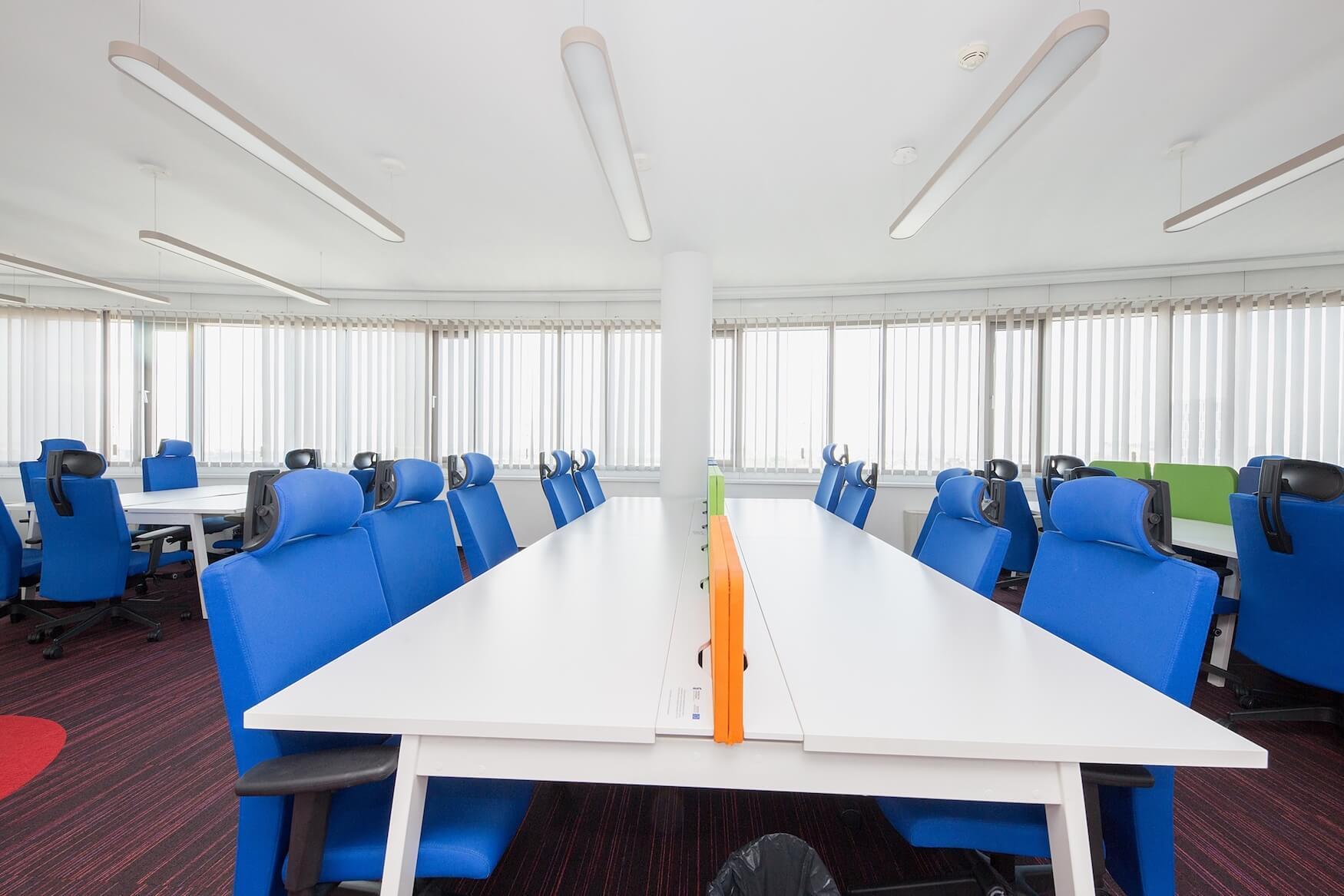 Büro für 18 Pers. in Zebra White beIN Offices powered by BiznesHub