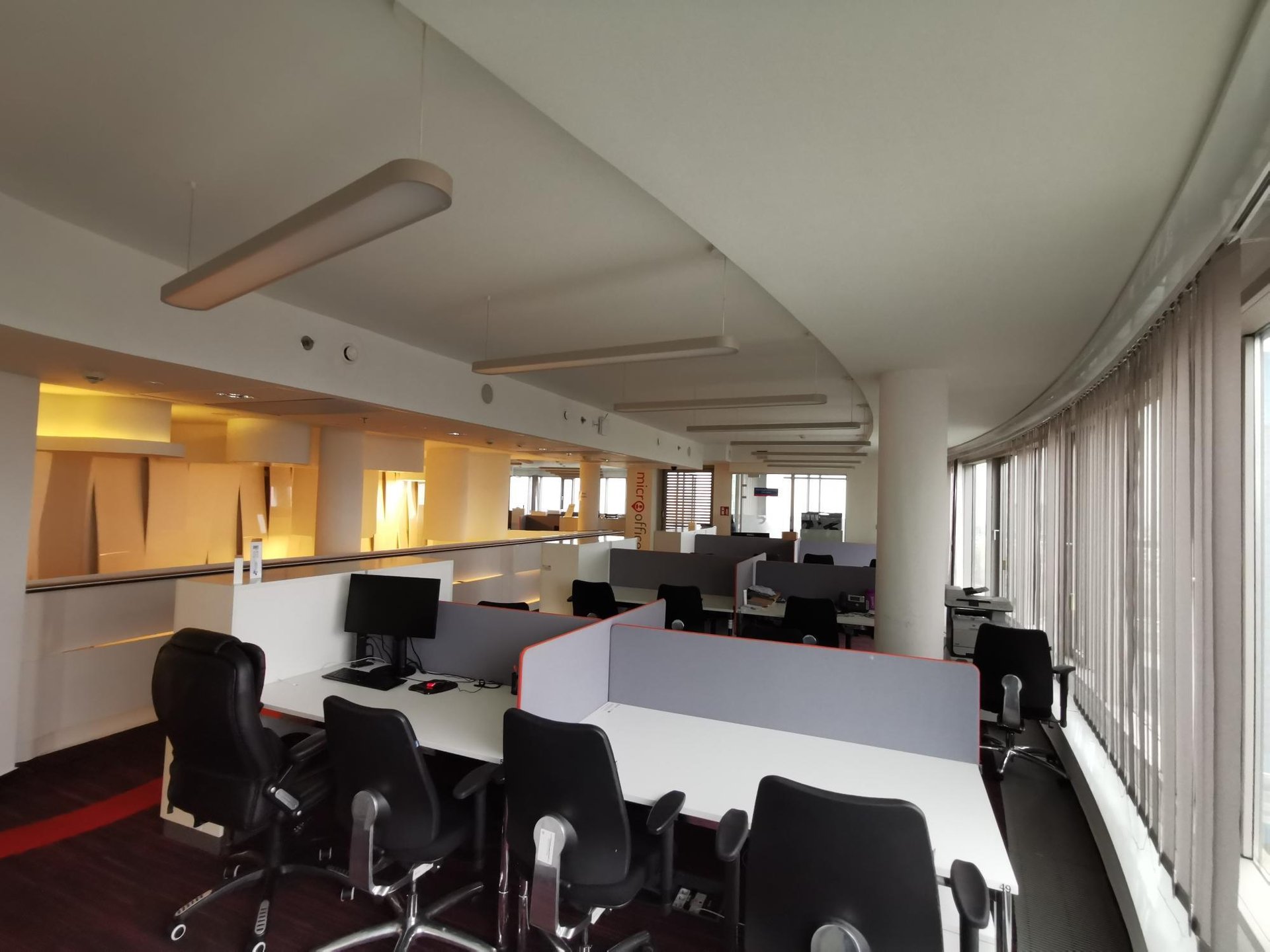 Büro für 50 Pers. in Zebra White beIN Offices powered by BiznesHub