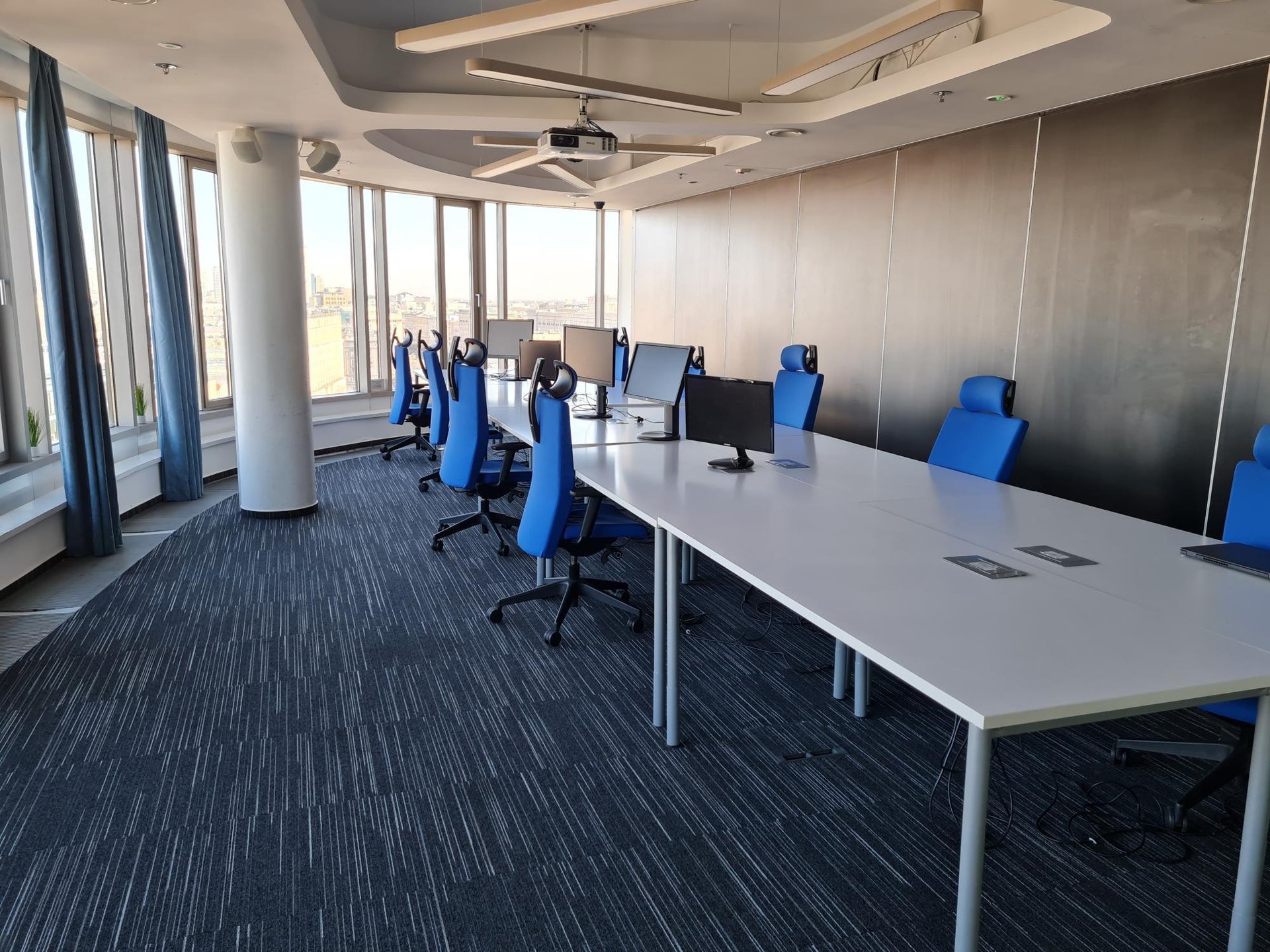 Büro für 15 Pers. in Zebra White beIN Offices powered by BiznesHub