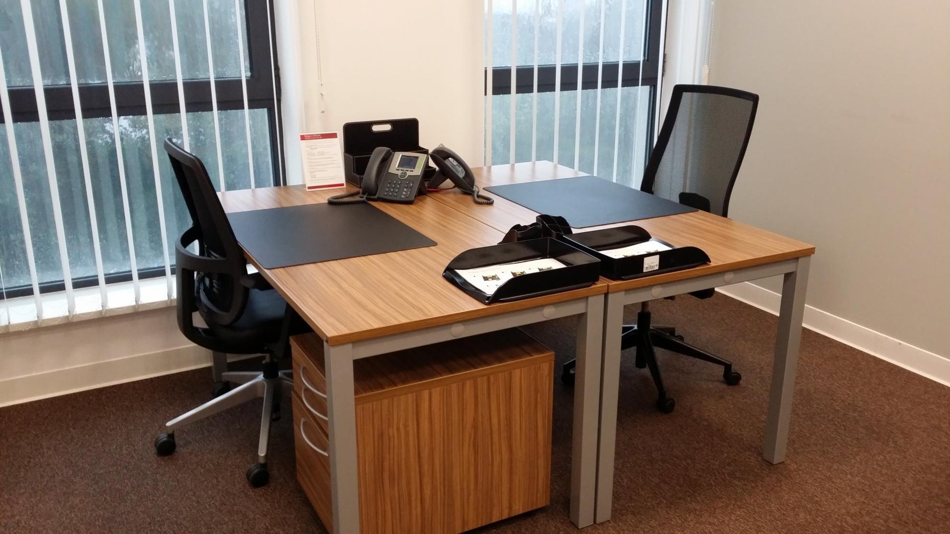 Office for 3 pers. in Regus Fronton