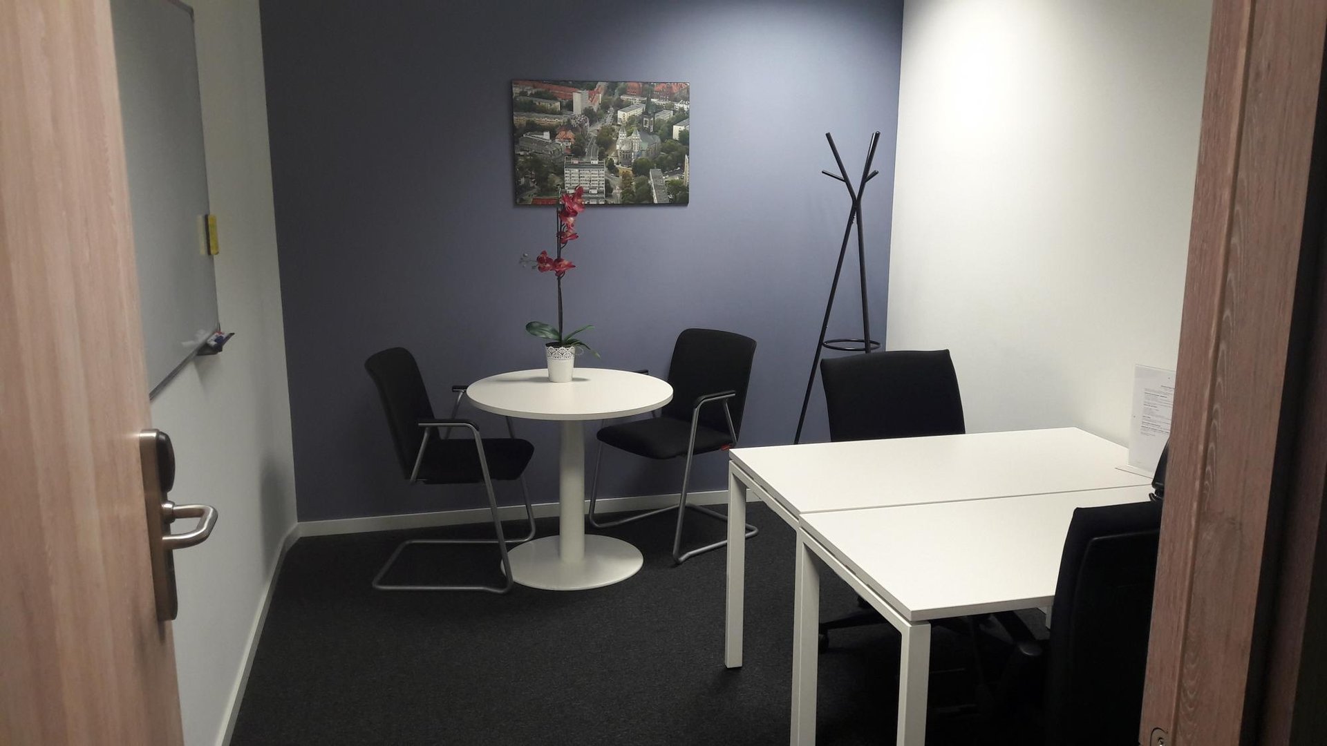 Office for 3 pers. in Regus Pegaz