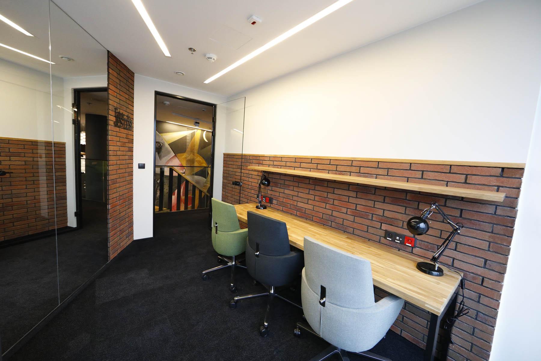 Büro für 3 Pers. in Zebra Black beIN Offices powered by BiznesHub