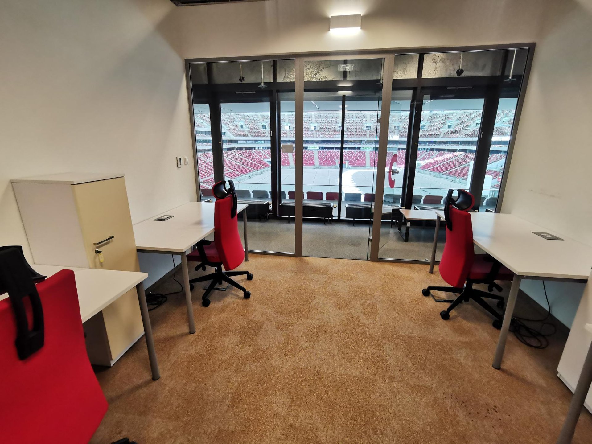 Office for 4 pers. in PGE Narodowy beIN Offices powered by BiznesHub