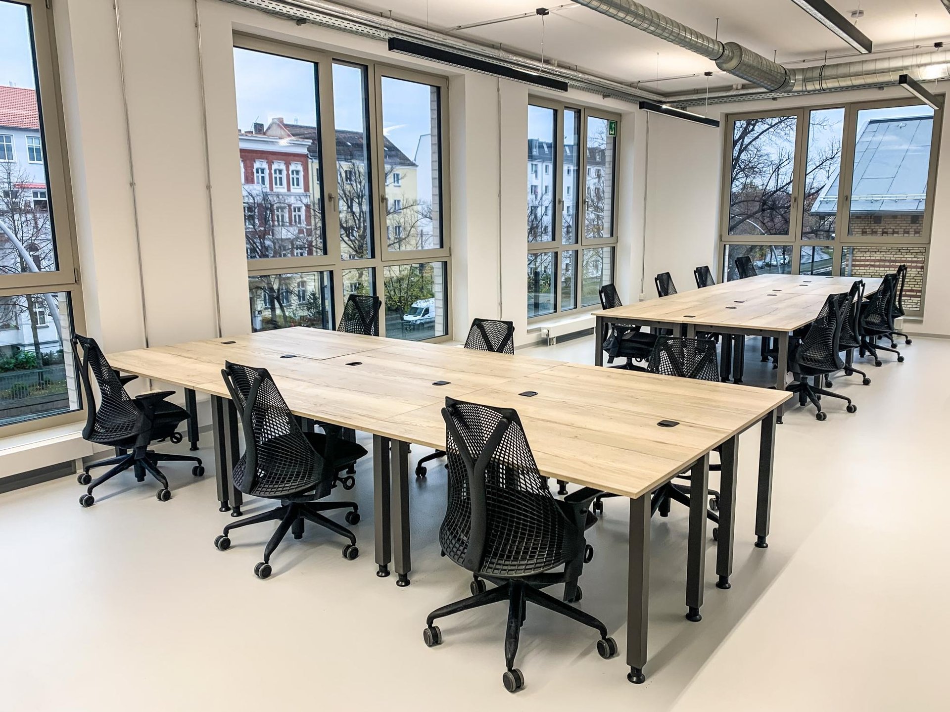 Office for 20 pers. in Scaling Spaces Willner Brauerei