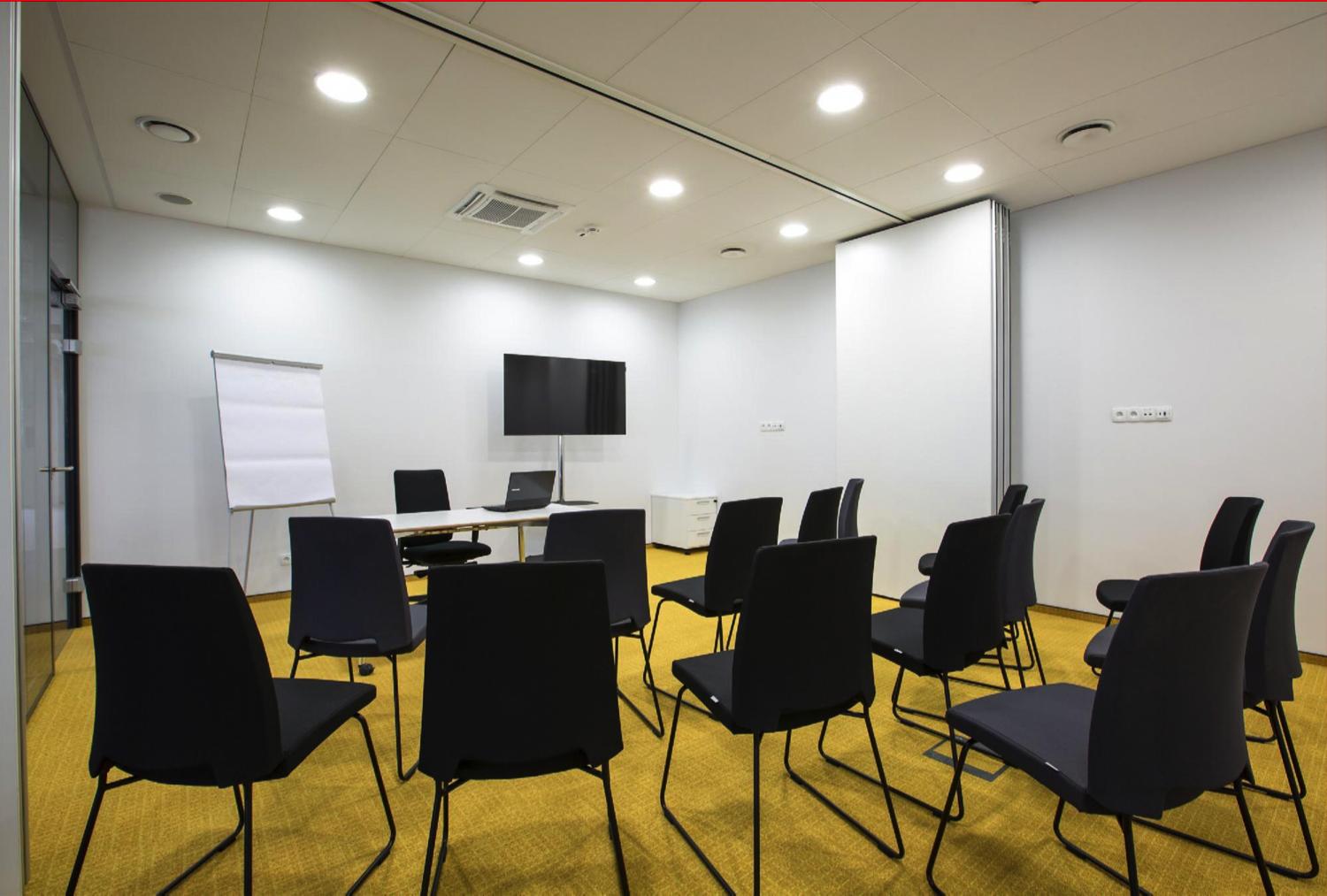 Meeting room for 15 pers. in O4