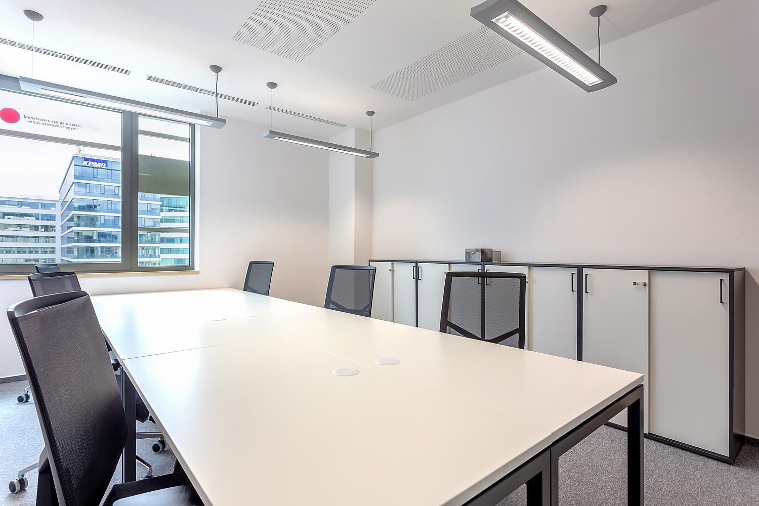 Office for 6 pers. in House of Business Capital Square