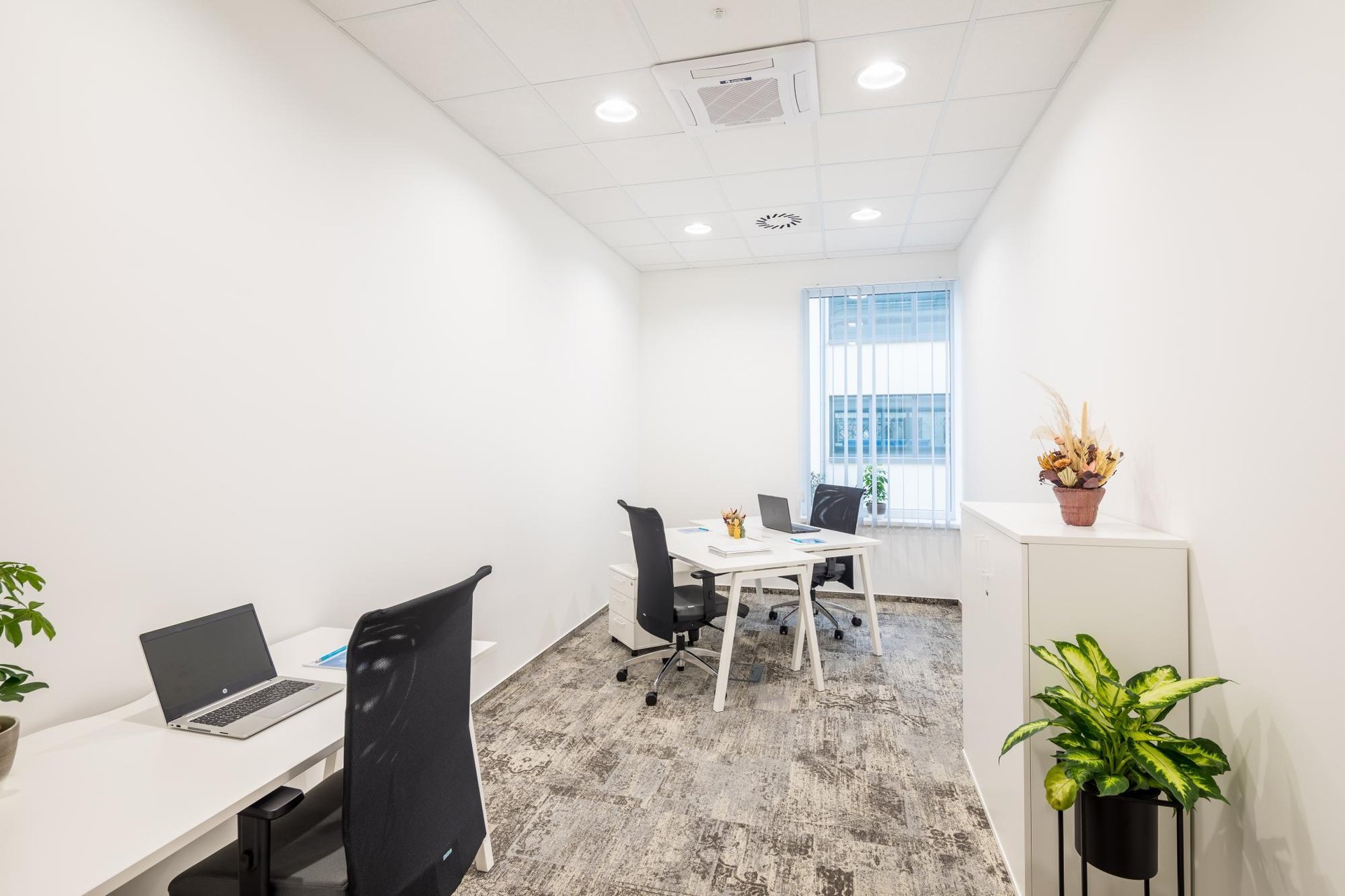 Office for 50 pers. in DBH Agora Debrecen