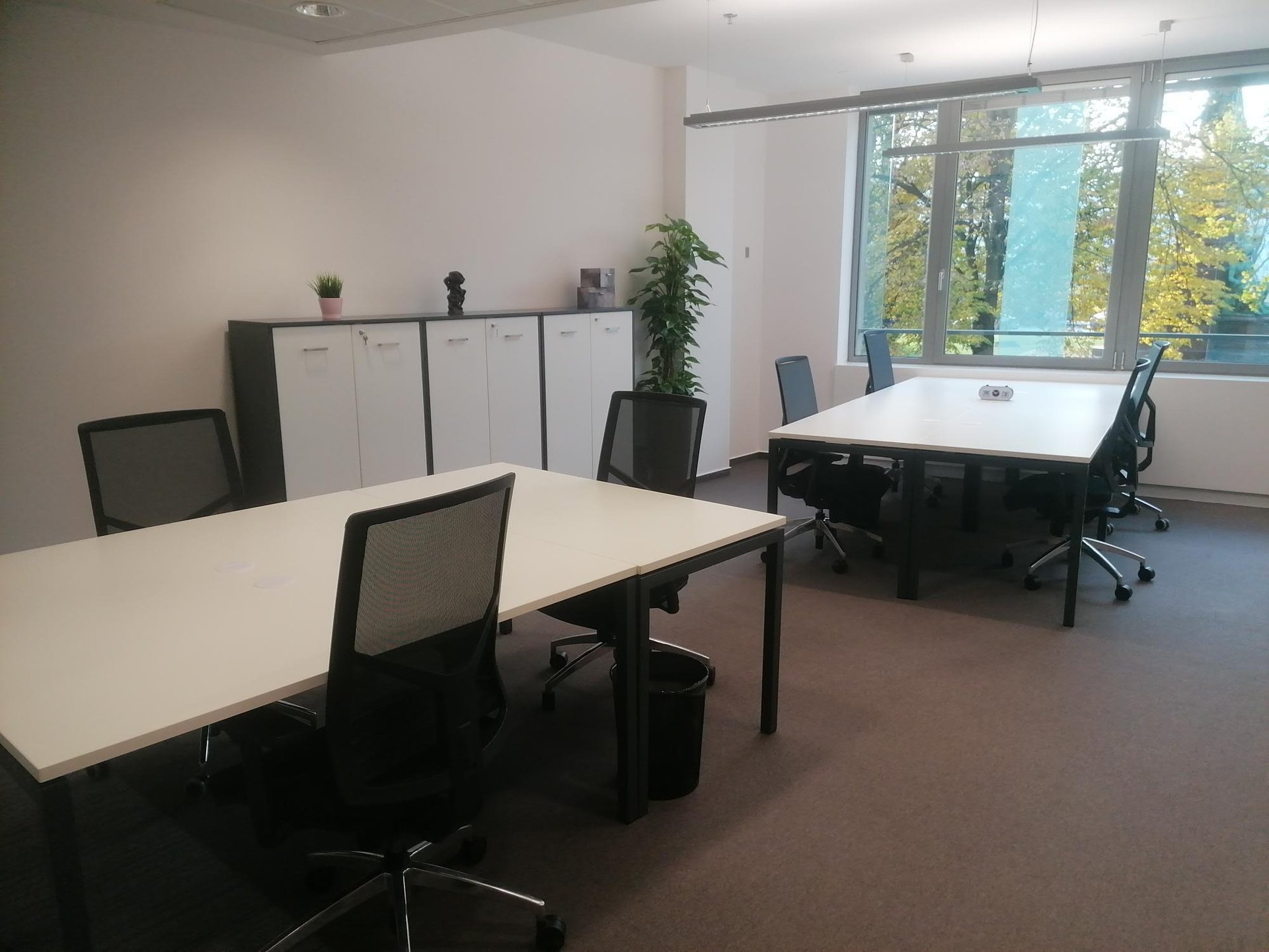 Office for 6 pers. in HOUSE OF BUSINESS BANK CENTER