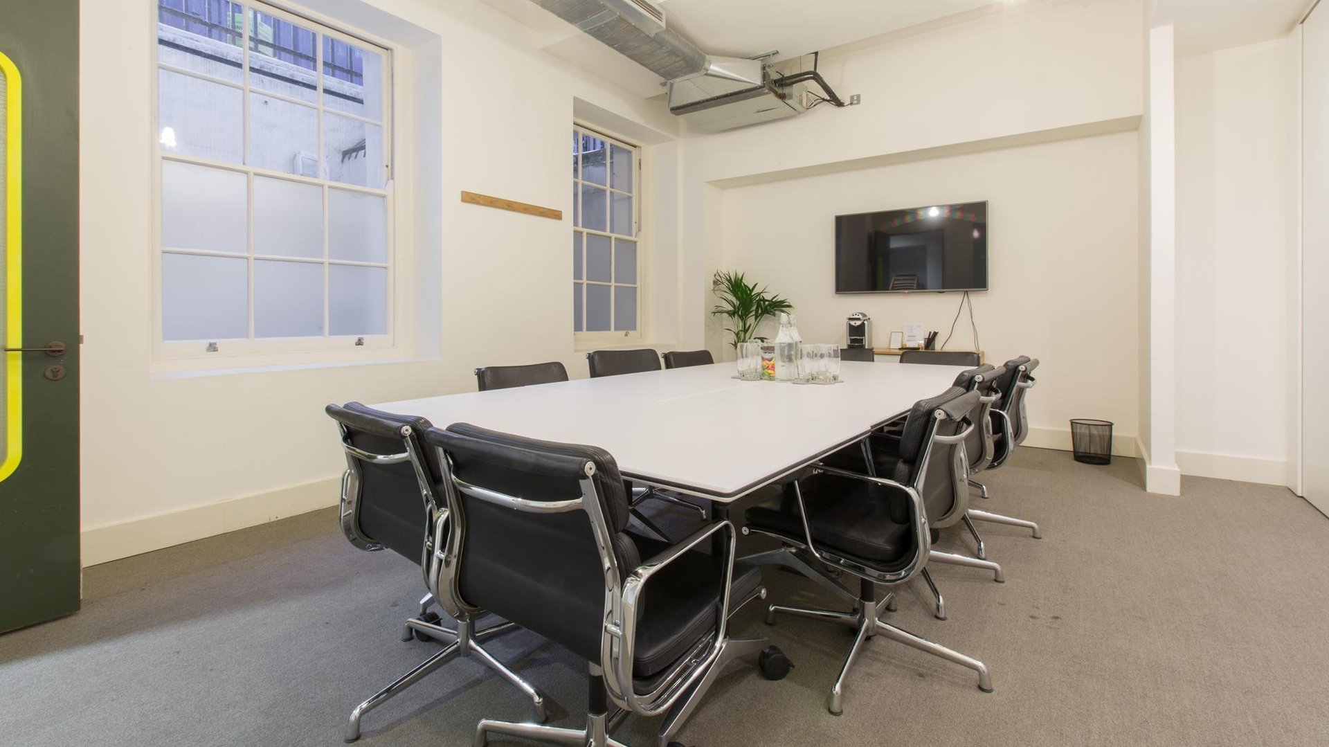 Office for 5 pers. in TOG 7 Stratford Place