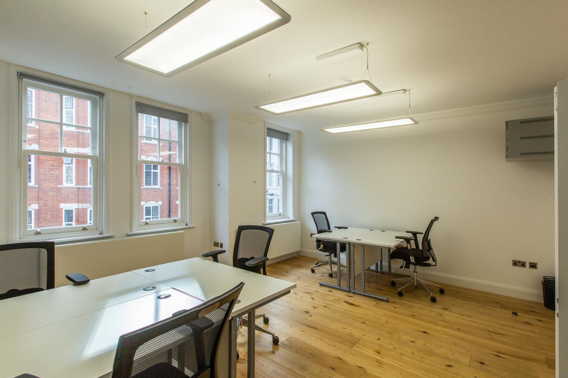 Office for 8 pers. in WorkPad, 5 MARGARET STREET- FITZROVIA