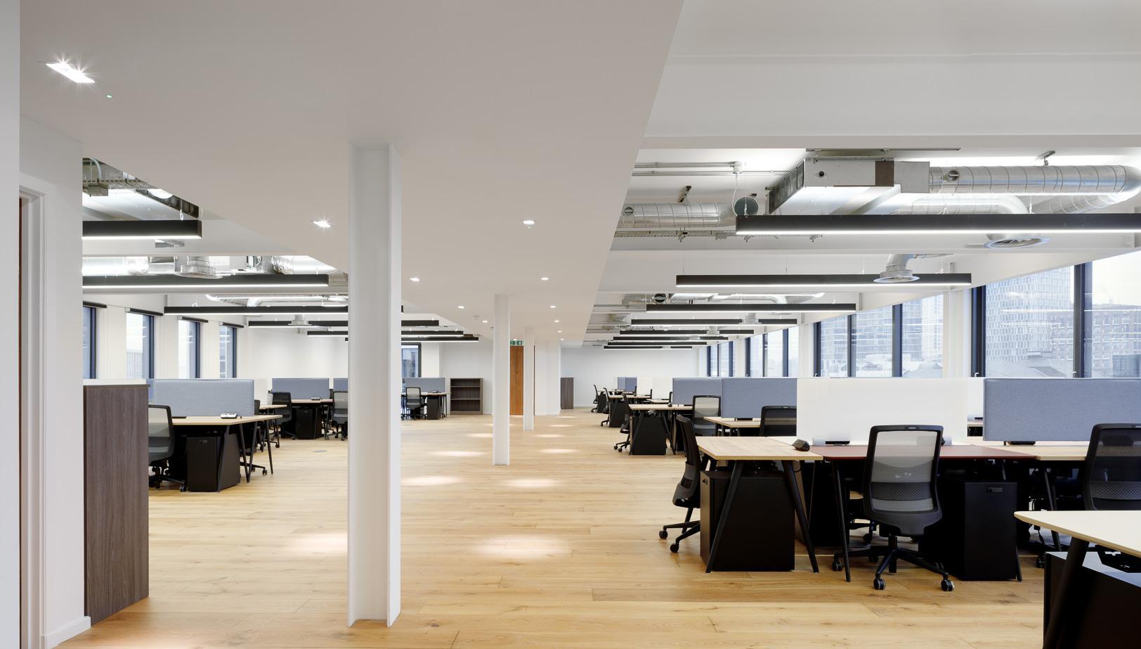 Office for 5 pers. in Us&Co Stratford 