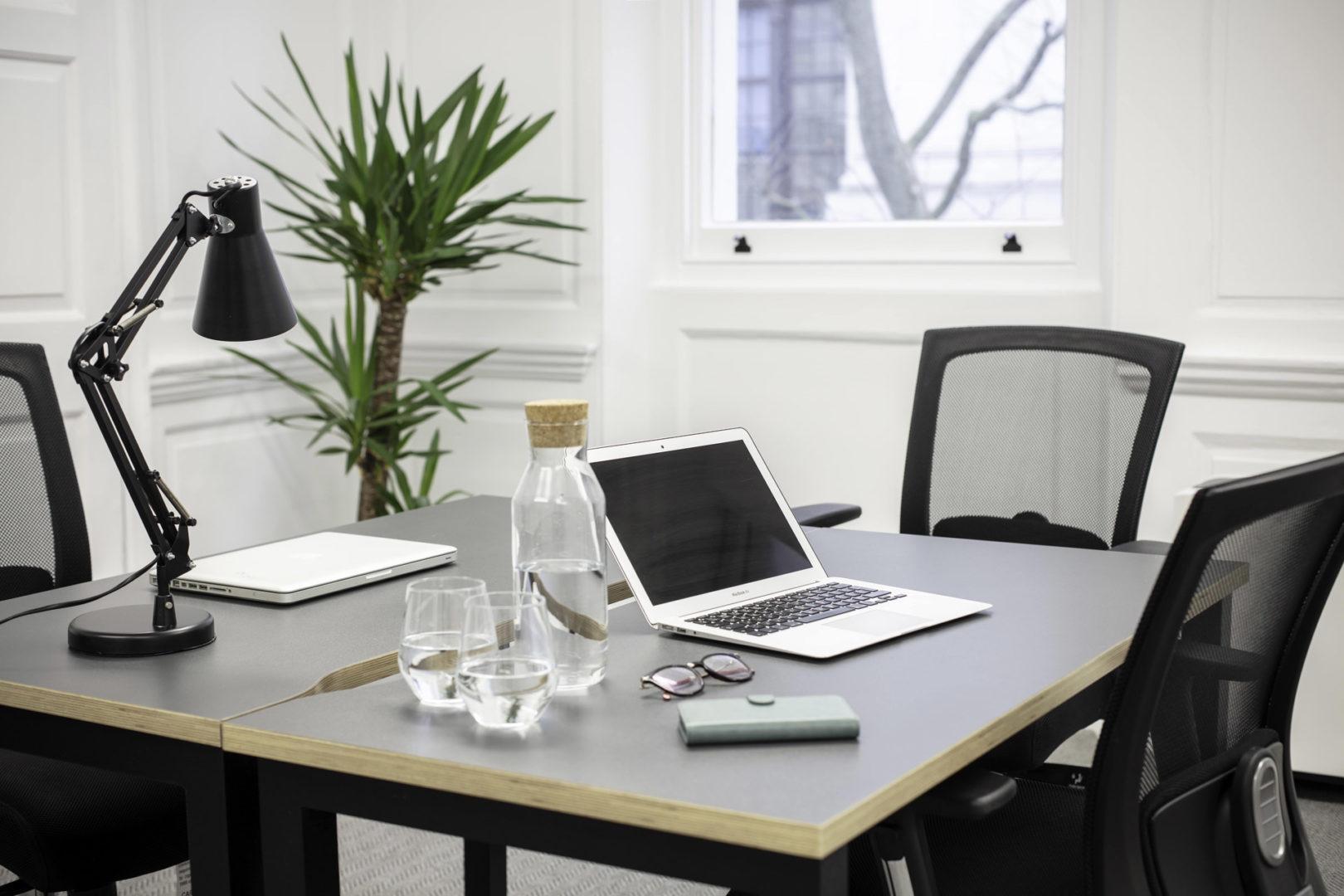 Office for 4 pers. in WorkPad, 3 BLOOMSBURY PLACE
