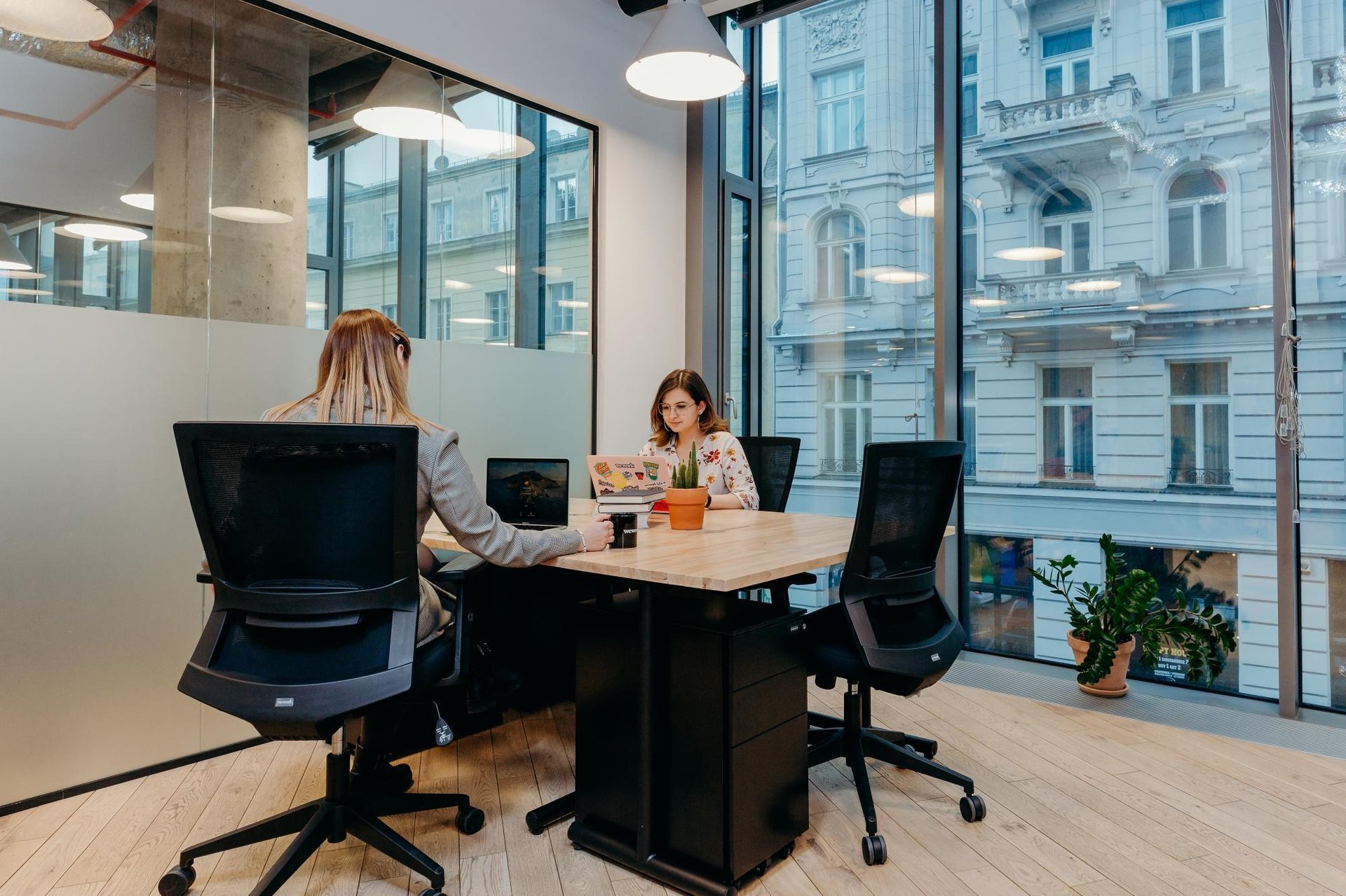 Office for 7 pers. in WeWork Cedet