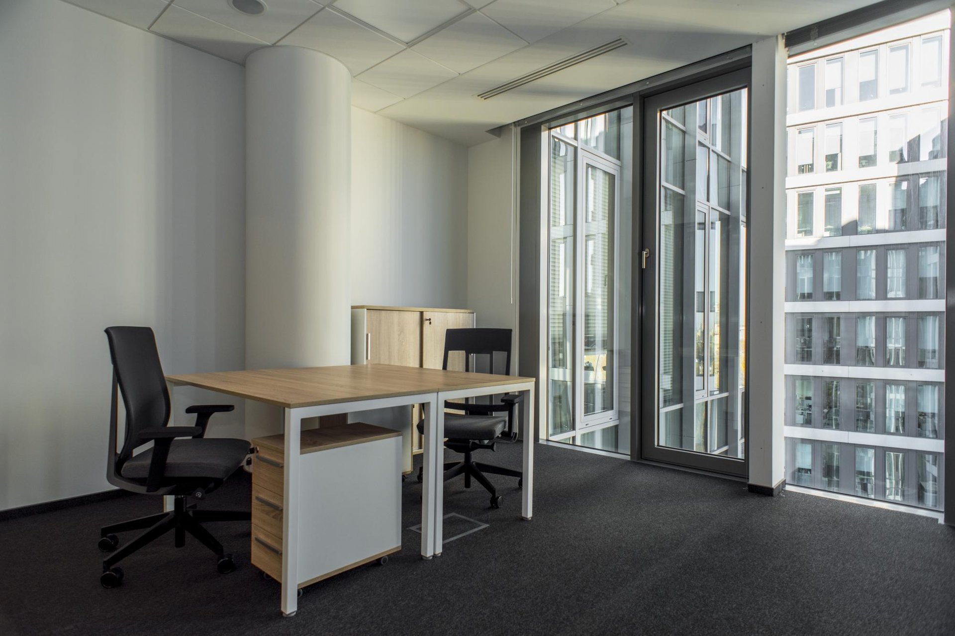Büro für 4 Pers. in InOffice Equator Business Center IV