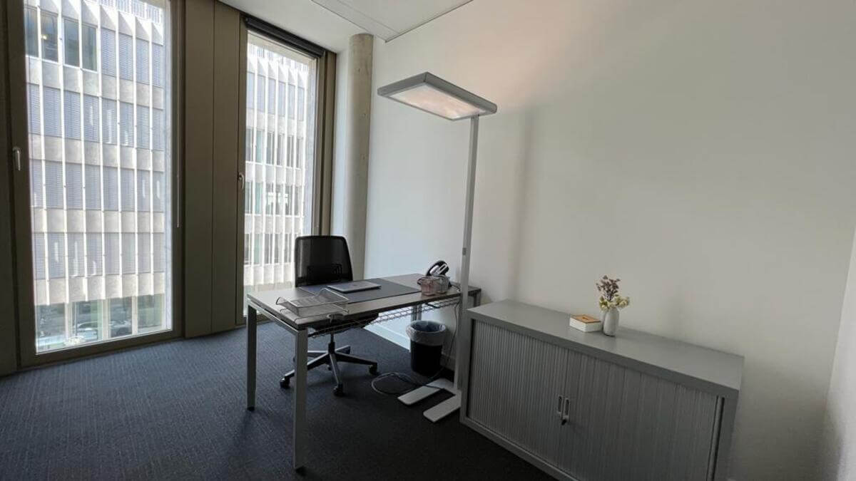Office for 2 pers. in Regus Am Kanzleramt