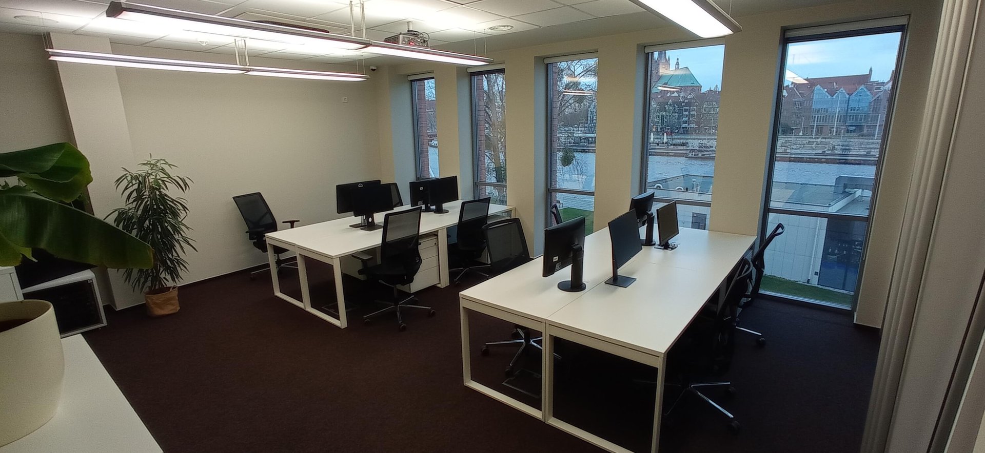 Biuro dla 14 os. w Lastadia Office beIN Offices powered by BiznesHub