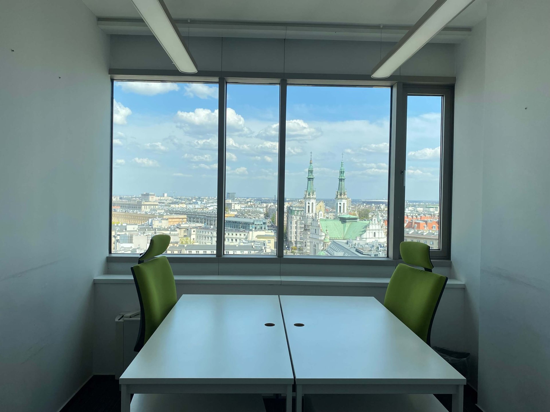 Büro für 30 Pers. in Zebra White beIN Offices powered by BiznesHub